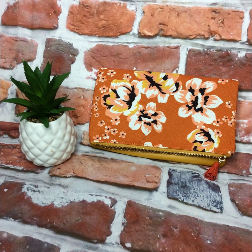 Rachel Pally Zahara Foldover Reversible Clutch - Picture 1 of 8